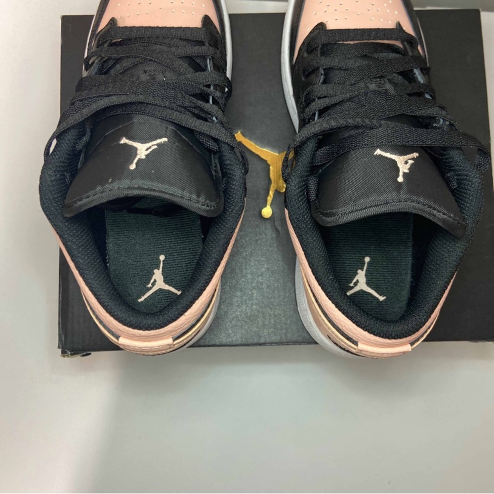 Air Jordan 1 Low ‘Crimson Tint’ - Picture 6 of 9